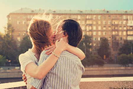 Как правильно целоваться взасос без языка? Советы молодым людям
